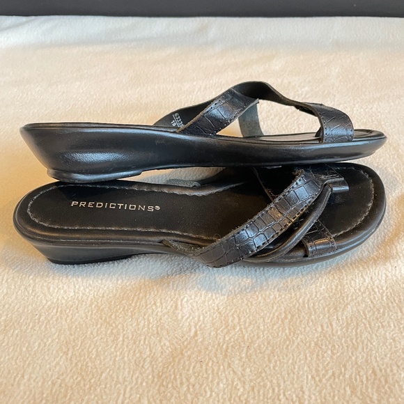 LAST CHANCE, BUY NOW! GUC Predictions Sandals in Black Size 5 - Picture 6 of 8